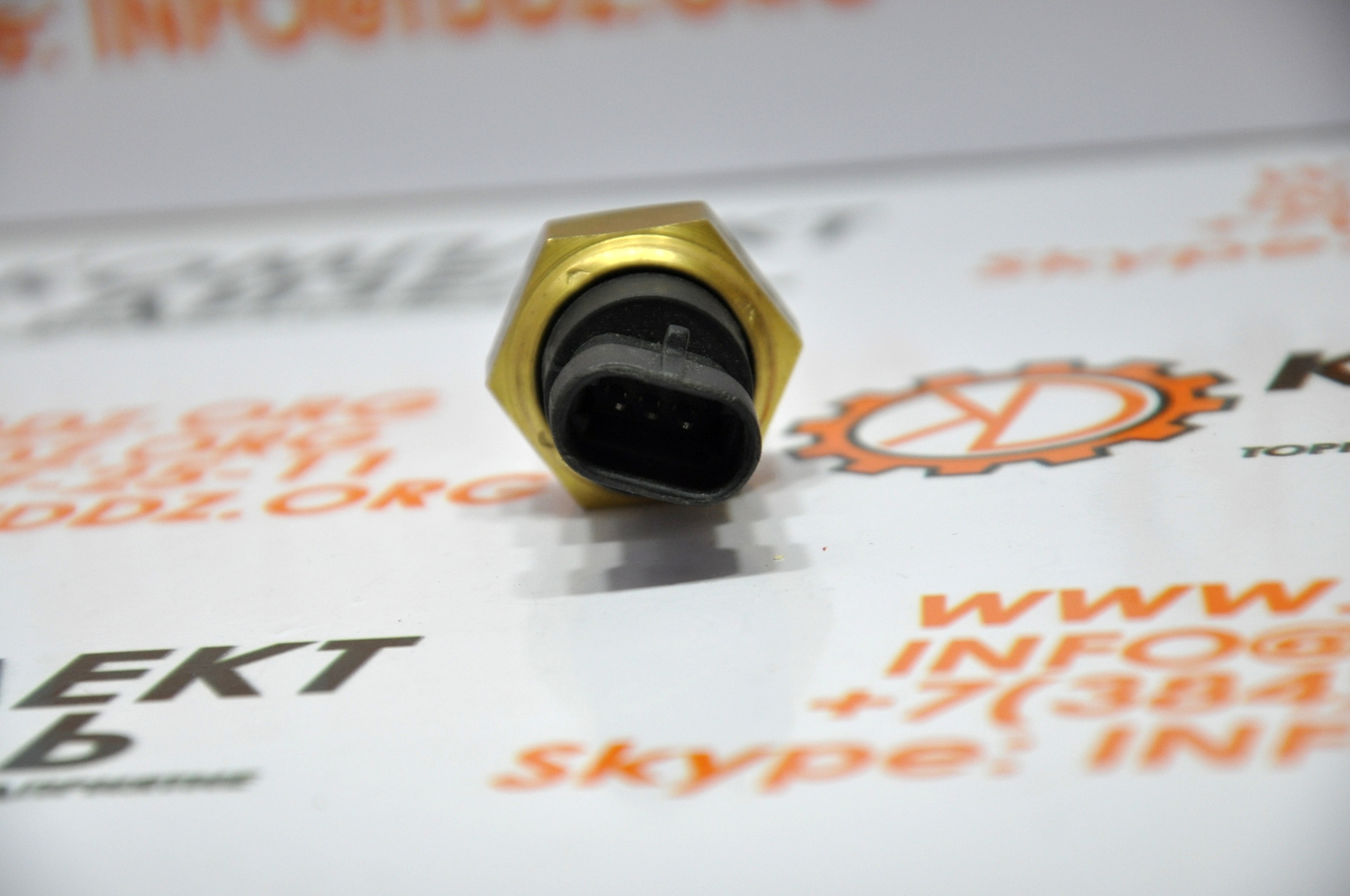 Датчик топливный STC 3408606, 3054615, 2897690, 5462262. Для двигателя ...